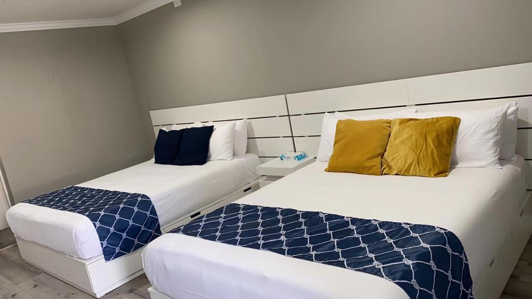 Omeo Suites 앨햄브라 객실 사진