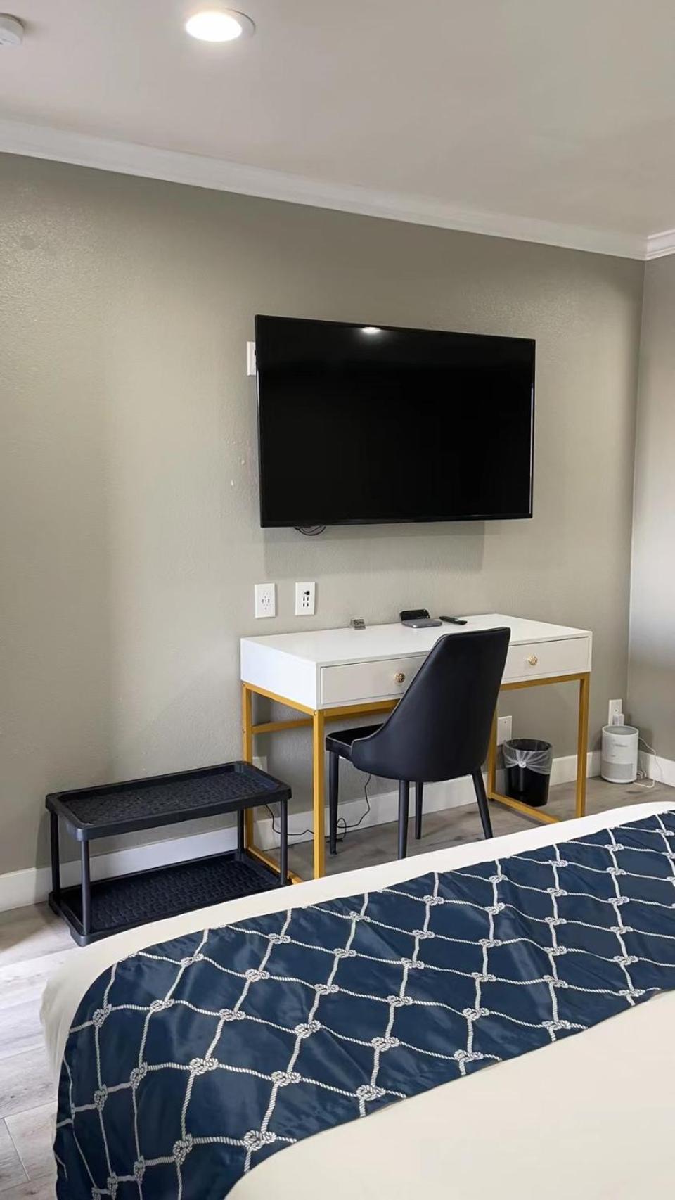 Omeo Suites 앨햄브라 객실 사진